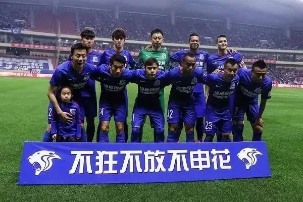 11月22日，在2025华润饮料中超联赛第30轮...（11月22日，2025赛季华润饮料中超联赛第30轮打响）