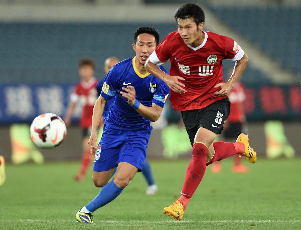 TA：赢球正成为枪手的一种习惯；诺伊尔在定位球防守上很脆弱（TA：阿森纳赢球已成常态；诺伊尔在定位球防守上显脆弱）