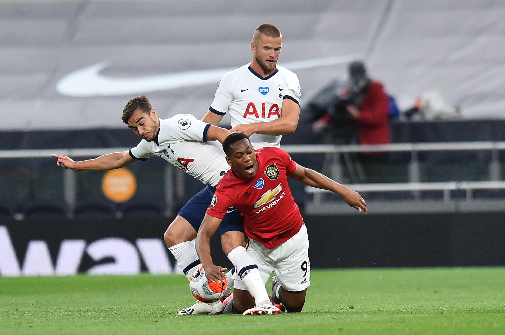 麦肯尼：教练的战术调整很有帮助；坎比亚索送出精彩的助攻（麦肯尼称赞教练战术微调奏效，坎比亚索献绝妙助攻）