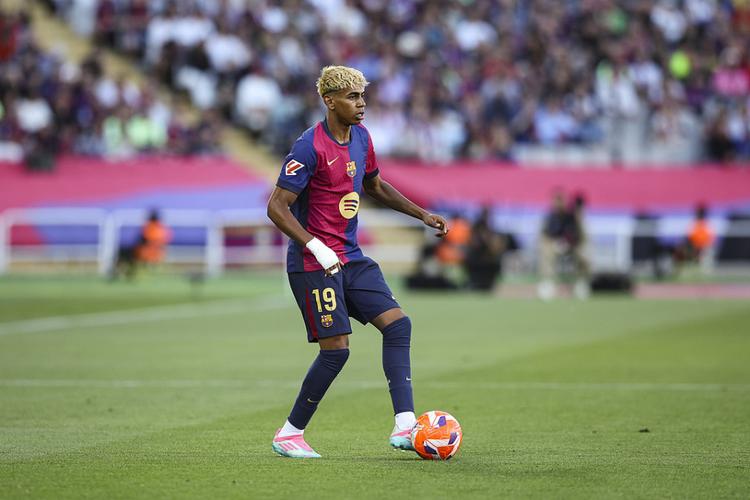 泰晤士报：明年世界杯VAR可能介入角球判罚（泰晤士报称：明年世界杯或将允许VAR参与角球判定）