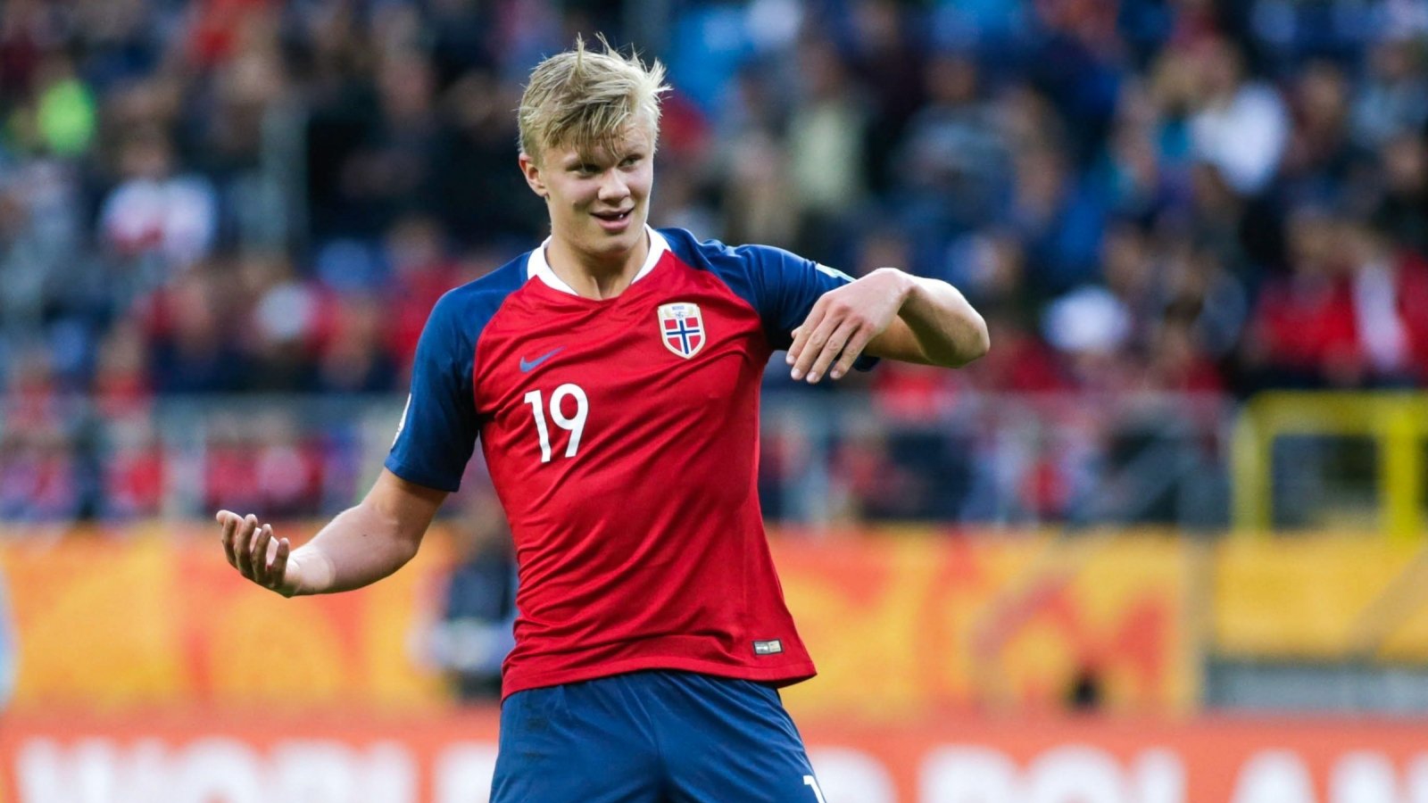 3-0！莎头击败日本队晋级决赛，王楚钦频频爆冲，张本美和出洋相（3-0！“莎头”横扫日本队闯进决赛，王楚钦火力全开频频爆冲，张本美和频现失误）