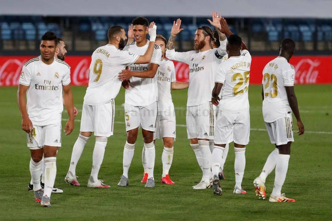 皇马本泽马关键时刻进球锁定胜利（本泽马关键破门助皇马取胜）