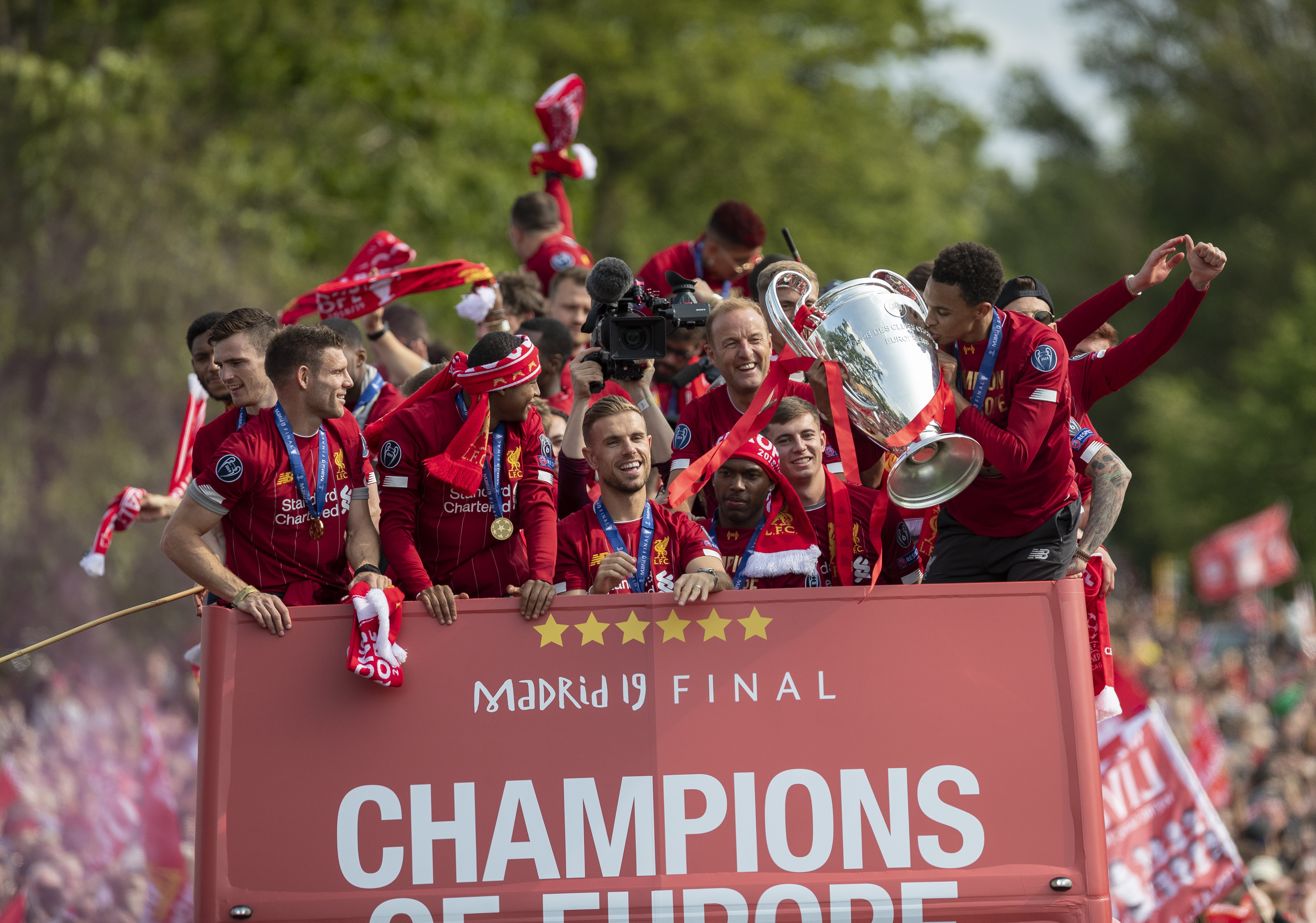 阿卡和辛纳遭到ATP巨额罚款，两人均损失数百万美元（ATP重罚阿卡与辛纳，二人各自损失数百万美元）