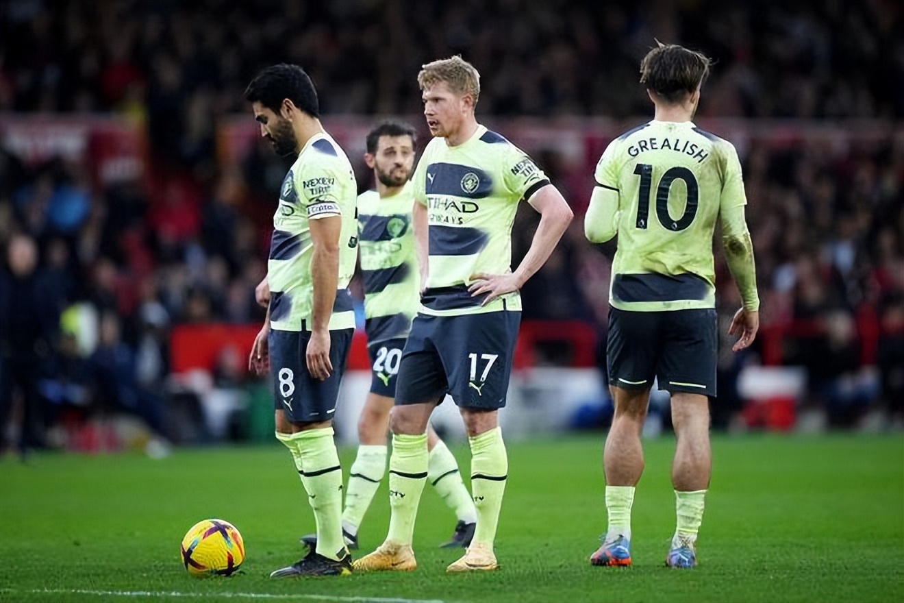 梅西：布斯克茨的退役我们之前讨论过，阿尔巴退役完全是晴天霹雳（梅西：布斯克茨退役早有预期，阿尔巴挂靴突如其来）