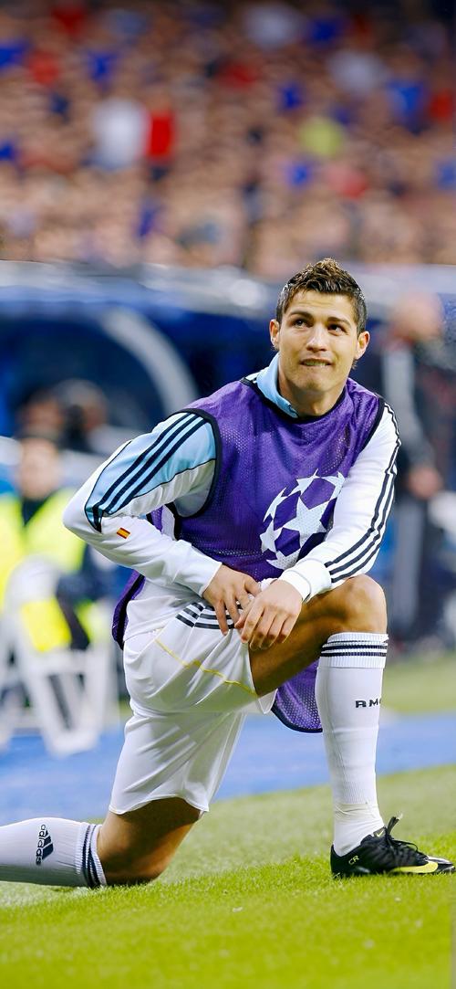 环球足球奖年度最佳教练候选：恩里克、斯洛特、弗里克在列（恩里克、斯洛特、弗里克入围环球足球奖年度最佳教练候选）