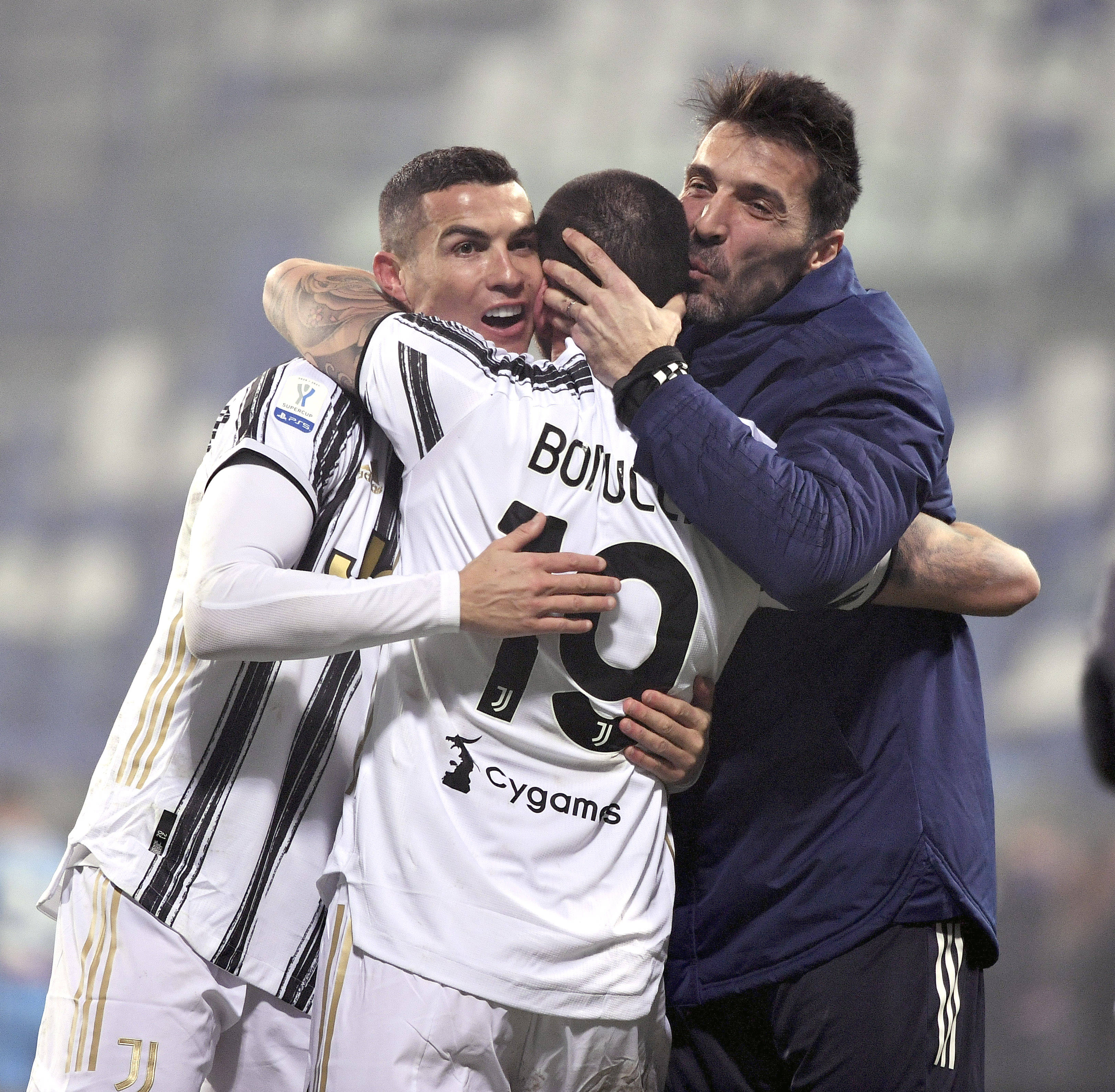 官方：38岁日本前国脚高桥秀人宣布退役（38岁前日本国脚高桥秀人官宣退役）