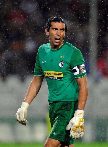 巴西双塔玻璃之殇！米利唐与布雷默难逃伤病魔爪，近年连续重伤