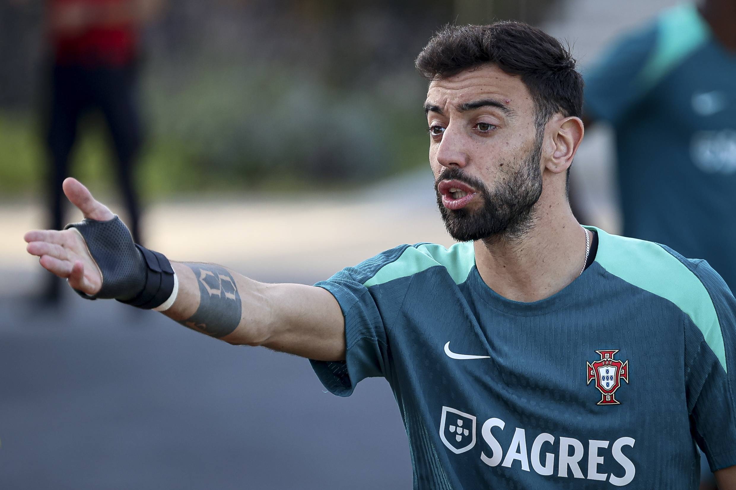 前埃及队队友：利物浦的问题不在于萨拉赫，而在于整个球队（前埃及队友：利物浦的问题源于整体，而非萨拉赫个人）