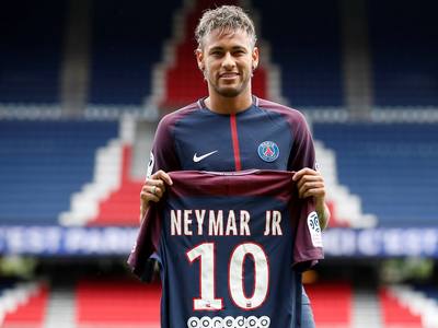 罗尔费斯：瓜帅深刻影响了欧洲众多俱乐部，怎么称赞都不为过（罗尔费斯：瓜迪奥拉对欧洲诸多俱乐部影响深远，怎么夸都不过分）