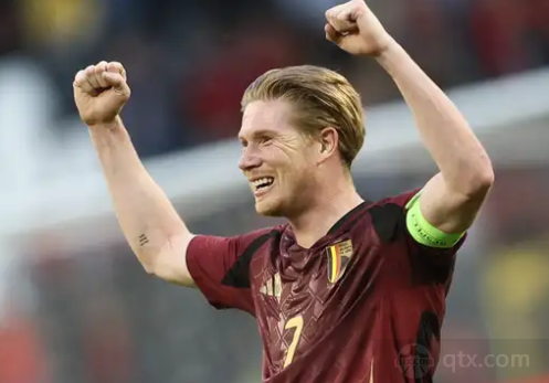 佩雷茨：诺伊尔是有史以来最优秀的门将；我本想成为汉堡首发（佩雷茨：诺伊尔堪称史上最佳门将；我曾盼在汉堡坐稳主力）