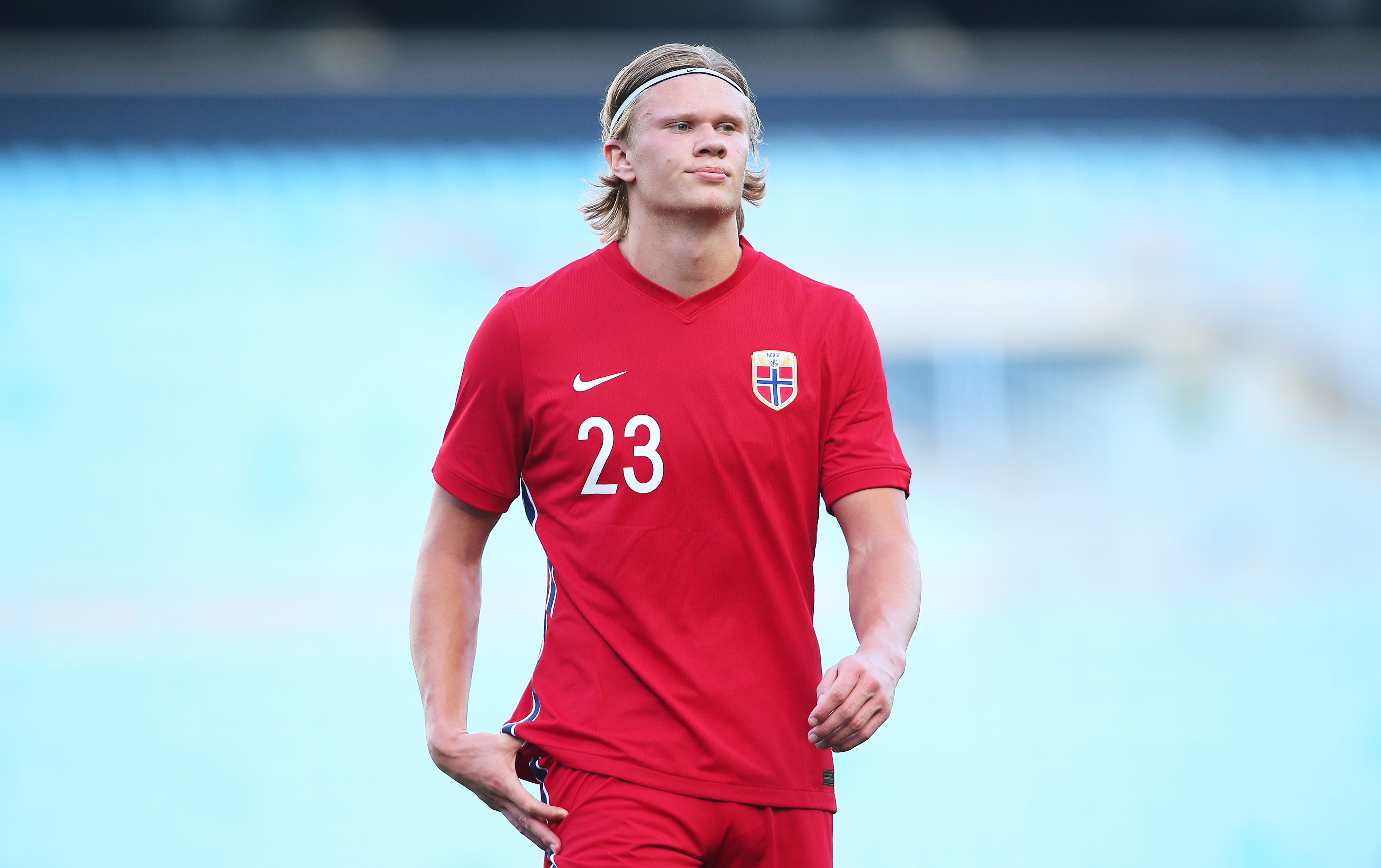 马卡：门迪复出展现出色状态，皇马若踢五后卫将有他位置（马卡报：门迪复出状态上佳，若皇马踢五后卫他将占一席之地）