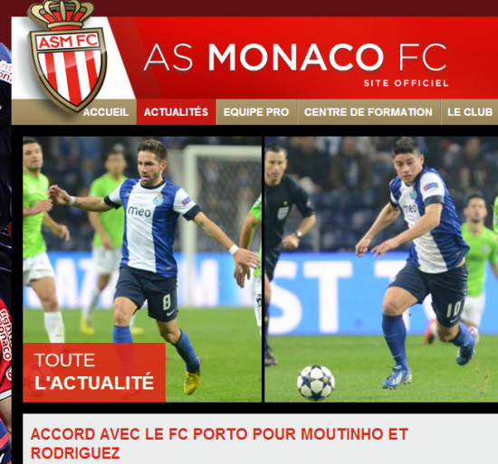 纪念去世的朋友，雅克松的打底衫上写着“安息吧，我的兄弟”（悼念亡友，雅克松穿印有“安息吧，我的兄弟”的打底衫）