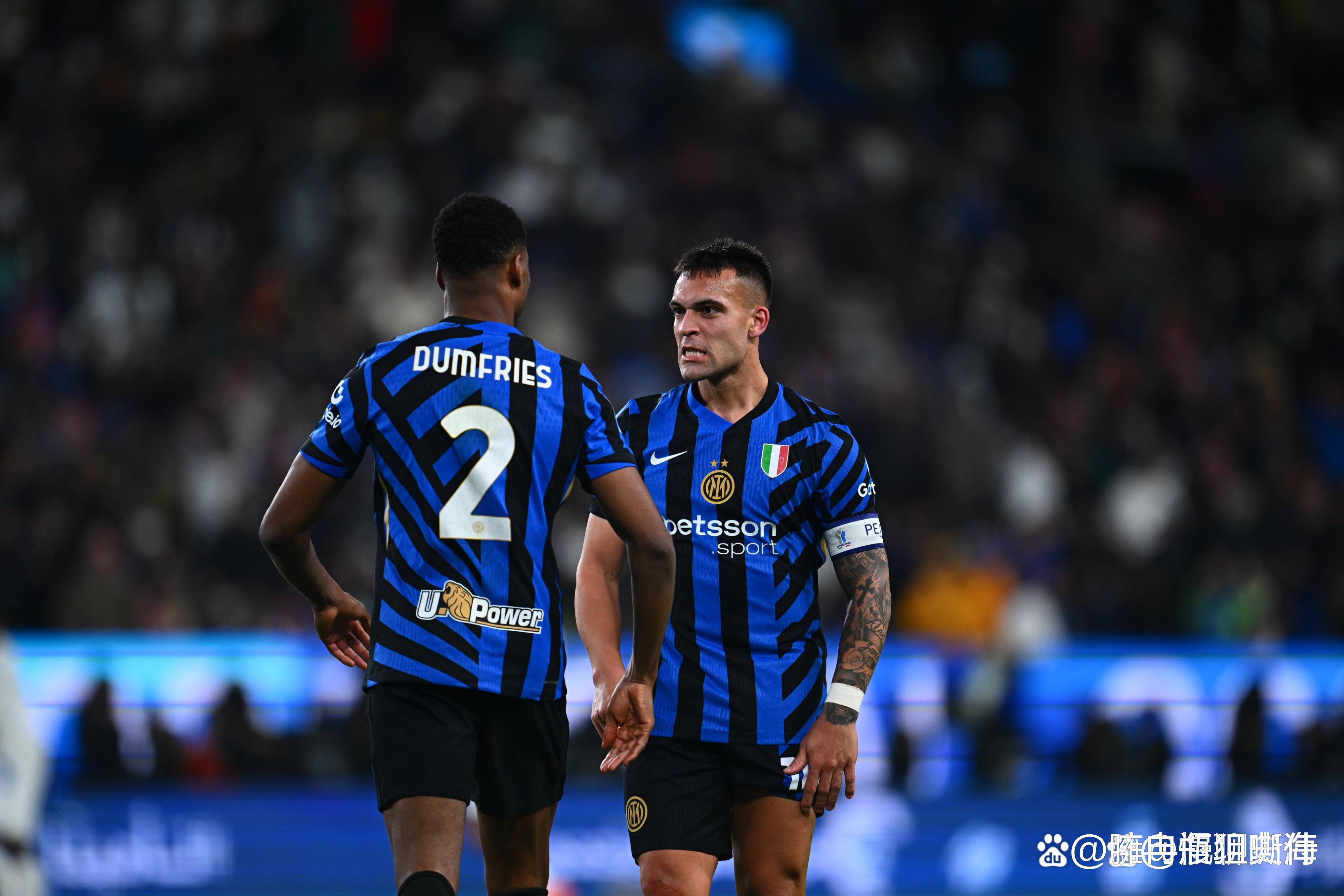 哈兰德：1-1的时候詹卢卡-曼奇尼摸我屁股，这激怒了我（哈兰德：比分1-1时詹卢卡-曼奇尼拍我臀部，这让我非常愤怒）